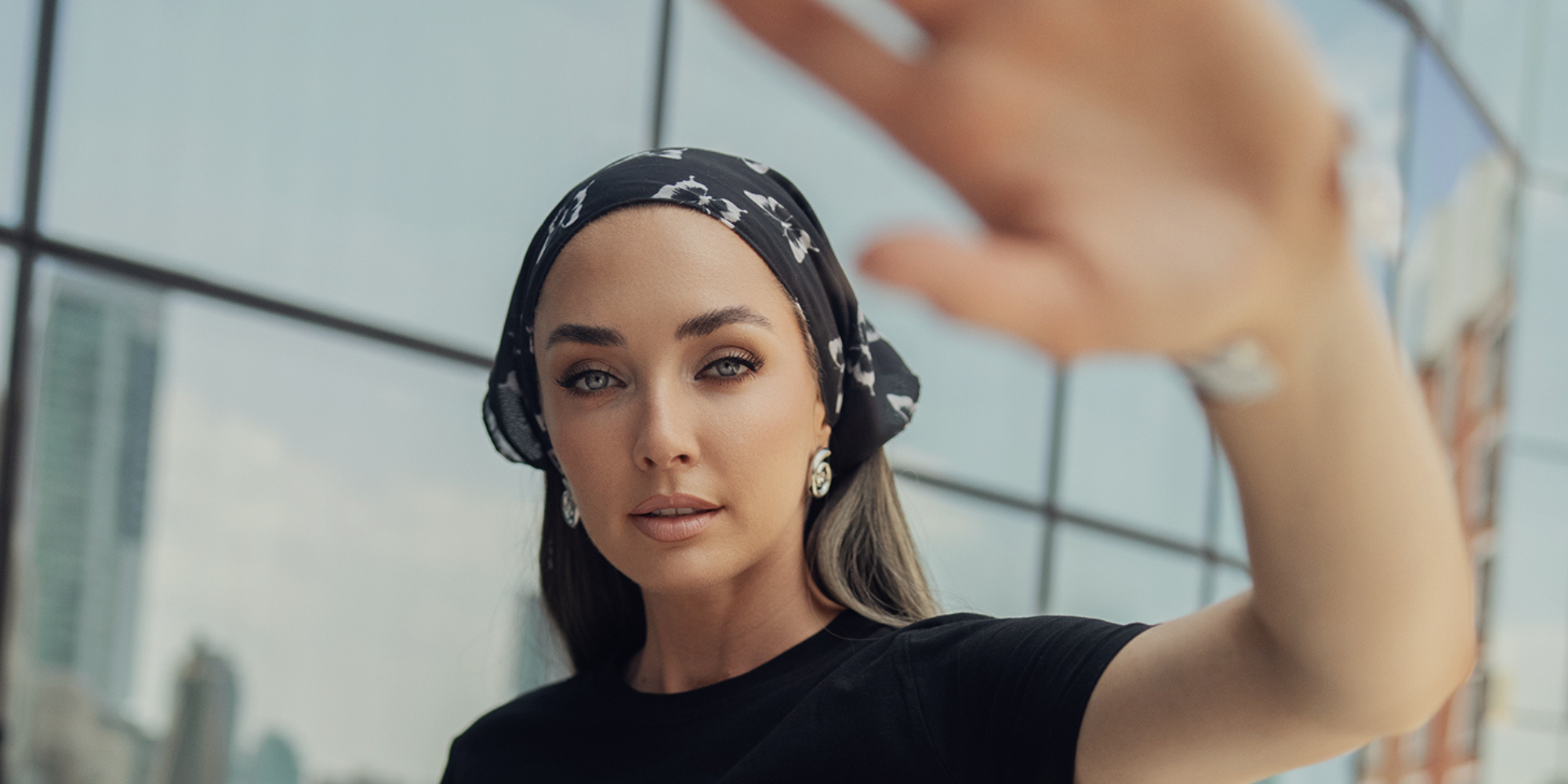 beautiful blmodel with black and white bandana